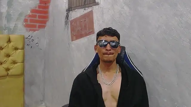 SavageLover  online show from 12-21-25, 04:58