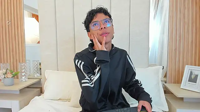 Snapshot of adams_bobby chatting on 07-18-26, 11:25 adams bobby online show from 07-18-26, 11:25
