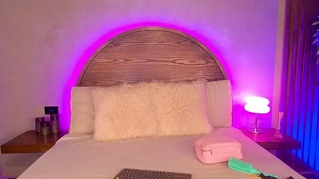 Snapshot of loana_vegas chatting on 07-09-26, 04:11 loana vegas online show from 07-09-26, 04:11