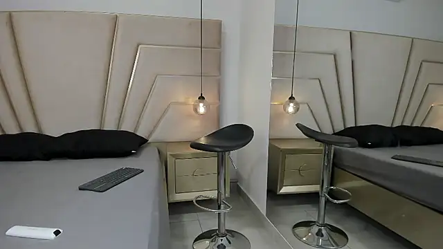 Snapshot of MaroxCute chatting on 11-11-25, 11:21 MaroxCute online show from 11-11-25, 11:21