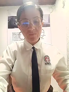 Snapshot of Valentina--1 chatting on 06-11-26, 10:13 Valentina--1 online show from 06-11-26, 10:13