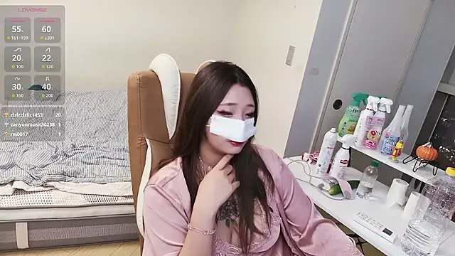 Snapshot of Milk_Sola chatting on 12-04-25, 10:57 Milk Sola online show from 12-04-25, 10:57