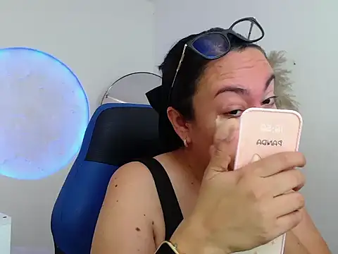 Yadis hot online show from 12-18-25, 09:10