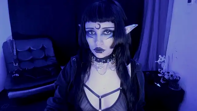 Yueeclipsa online show from 01-18-26, 04:49