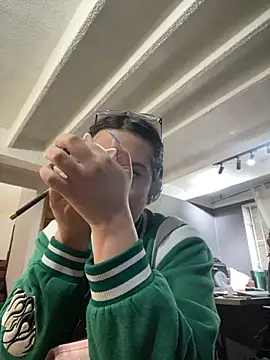 Kloe Novoa online show from 11-18-25, 02:21