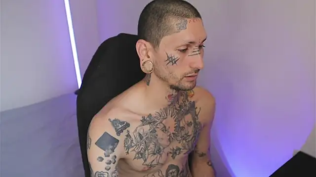 Snapshot of TokyoHatsumoto chatting on 02-12-26, 10:16 TokyoHatsumoto online show from 02-12-26, 10:16