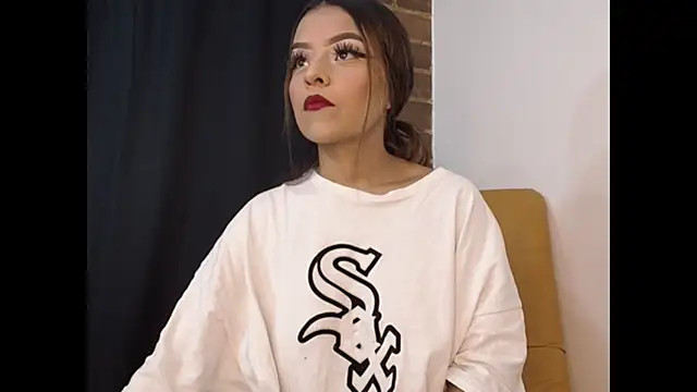 Snapshot of hailey_bri chatting on 11-05-25, 05:13 hailey bri online show from 11-05-25, 05:13