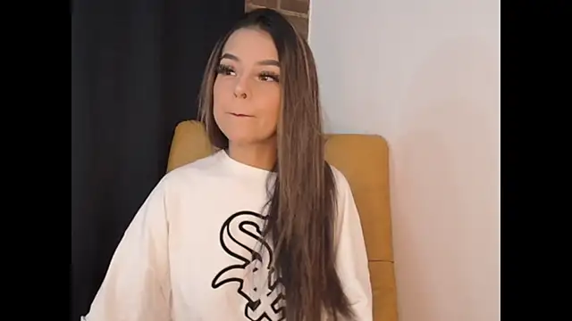 Snapshot of hailey_bri chatting on 11-07-25, 03:56 hailey bri online show from 11-07-25, 03:56