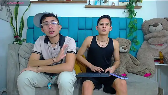 Hot Boys Latinos X online show from 02-10-26, 07:40