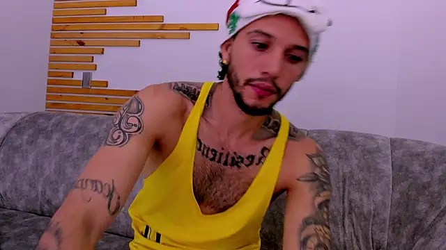 Snapshot of tonny__08 chatting on 12-04-25, 01:53 tonny 08 online show from 12-04-25, 01:53