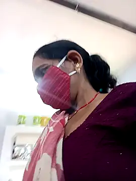 Snapshot of Indiangueen chatting on 11-16-25, 09:26 Indiangueen online show from 11-16-25, 09:26