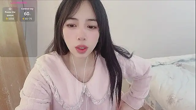 Snapshot of by-Hannah chatting on 11-05-25, 02:11 by-Hannah online show from 11-05-25, 02:11