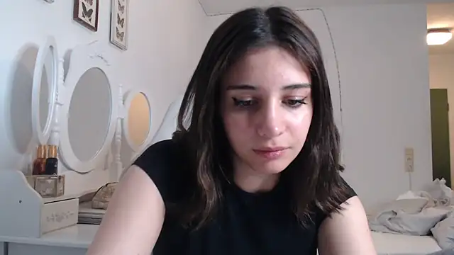 Snapshot of bellefleurrr chatting on 06-01-26, 10:55 bellefleurrr online show from 06-01-26, 10:55