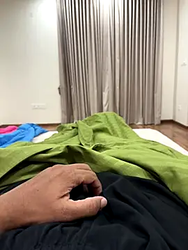 Snapshot of Raj3090 chatting on 11-25-25, 06:41 Raj3090 online show from 11-25-25, 06:41