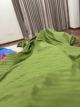 Snapshot of Raj3090 chatting on 11-26-25, 05:36 Raj3090 online show from 11-26-25, 05:36