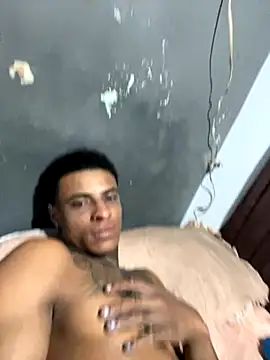 Snapshot of Guilps chatting on 10-28-25, 09:17 Guilps online show from 10-28-25, 09:17