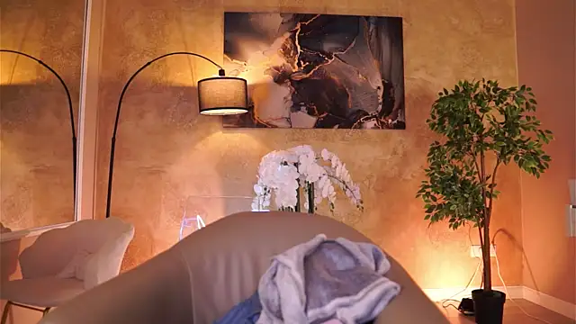 MaddieBryggs online show from 02-27-26, 10:04