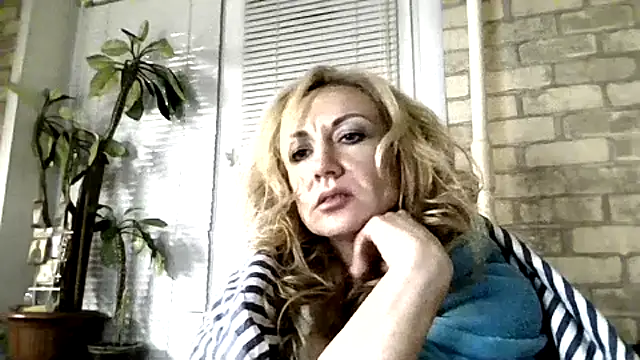 Snapshot of LilaniLoverx chatting on 11-16-25, 11:21 LilaniLoverx online show from 11-16-25, 11:21