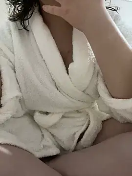 Snapshot of Angeldoram chatting on 02-26-26, 07:35 Angeldoram online show from 02-26-26, 07:35