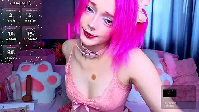 Snapshot of KittieHeart chatting on 07-17-26, 06:31 KittieHeart online show from 07-17-26, 06:31