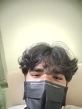 Snapshot of kriZ08 chatting on 11-01-25, 05:37 kriZ08 online show from 11-01-25, 05:37