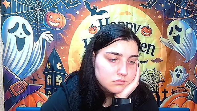 Snapshot of ScarletCargo chatting on 10-28-25, 06:06 ScarletCargo online show from 10-28-25, 06:06