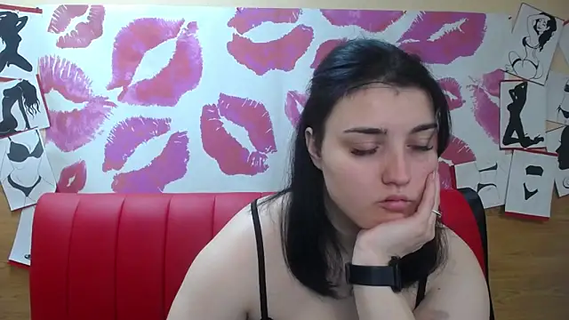 Snapshot of ScarletCargo chatting on 11-25-25, 06:13 ScarletCargo online show from 11-25-25, 06:13