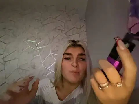 Snapshot of rosie-hipstergal chatting on 11-10-25, 11:48 rosie-hipstergal online show from 11-10-25, 11:48