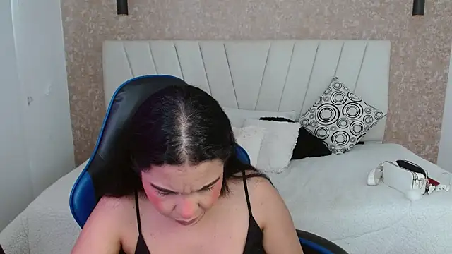 AliceSmity  online show from 02-15-26, 06:04