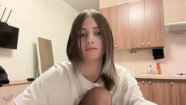 AidaGloshen online show from 10-30-25, 06:19