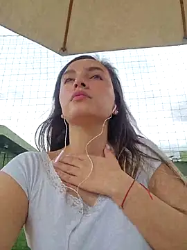 Snapshot of sophie-06 chatting on 11-28-25, 05:59 sophie-06 online show from 11-28-25, 05:59