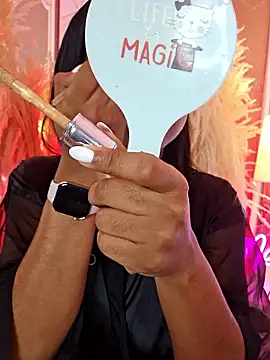 Snapshot of LizyTayloor chatting on 11-10-25, 01:21 LizyTayloor online show from 11-10-25, 01:21