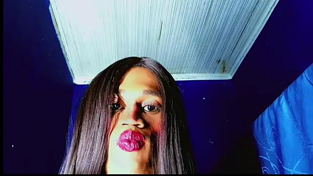 Snapshot of Kloe_cardashan chatting on 10-29-25, 03:09 Kloe cardashan online show from 10-29-25, 03:09