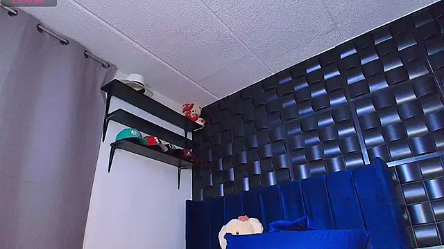 Snapshot of Kesha_rosse_ chatting on 10-30-25, 04:36 Kesha rosse online show from 10-30-25, 04:36