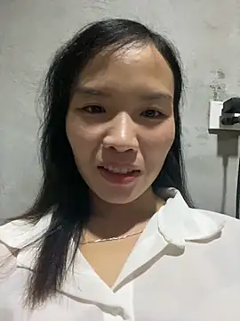 Snapshot of Yunzang chatting on 11-18-25, 01:11 Yunzang online show from 11-18-25, 01:11