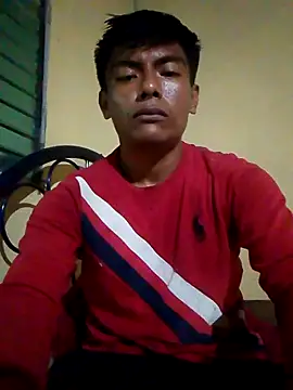 Snapshot of GuzzMiranda18 chatting on 11-21-25, 01:15 GuzzMiranda18 online show from 11-21-25, 01:15