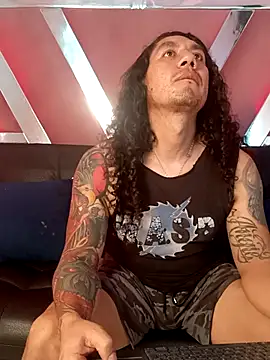 Snapshot of ErosyVenus69 chatting on 11-11-25, 05:57 ErosyVenus69 online show from 11-11-25, 05:57