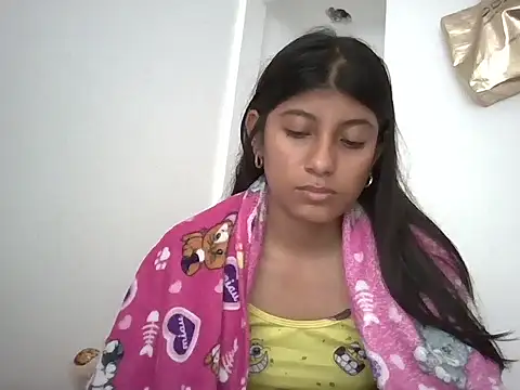 YeseniaRodriguez3 online show from 03-06-26, 12:56