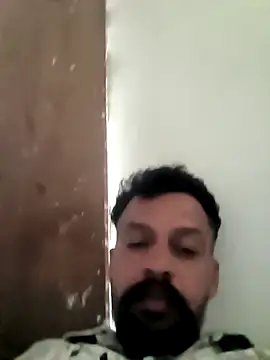 Hot-boss15 online show from 04-28-26, 08:52