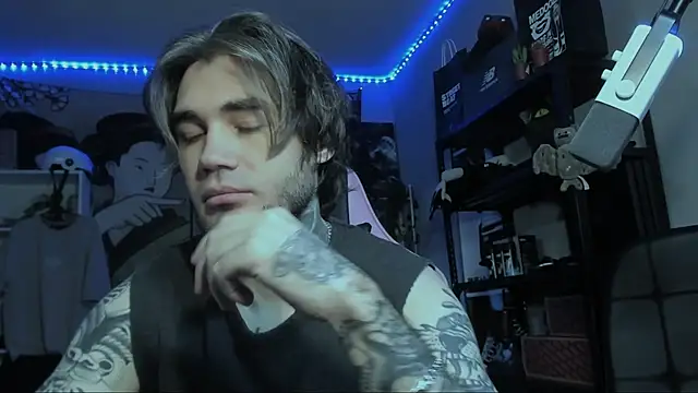 Snapshot of Go_V_Cs chatting on 11-14-25, 07:12 Go V Cs online show from 11-14-25, 07:12