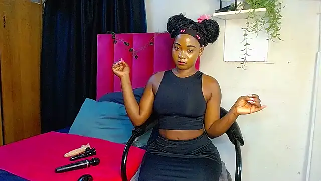 Lisa-001 online show from 12-18-25, 02:01