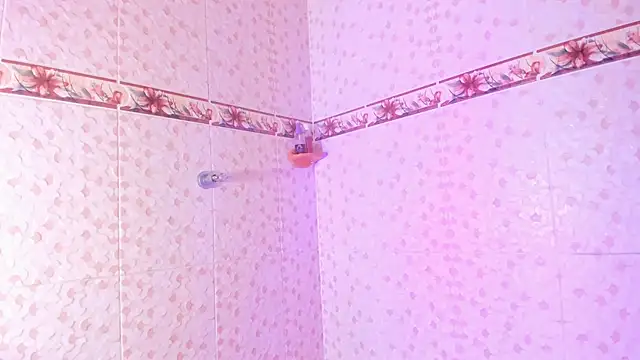 Leyacopper  online show from 12-22-25, 06:49