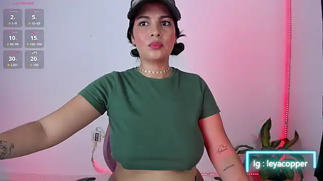 Snapshot of Leyacopper_ chatting on 05-27-26, 11:24 Leyacopper online show from 05-27-26, 11:24