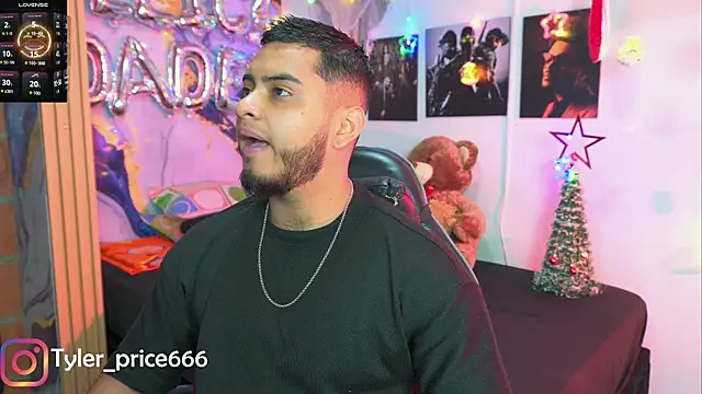 Tiler wolker online show from 12-20-25, 04:41