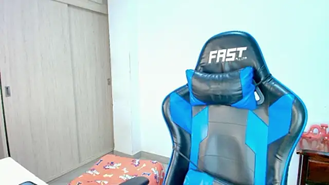 Snapshot of sophia_and_alex chatting on 12-03-25, 11:47 sophia and alex online show from 12-03-25, 11:47