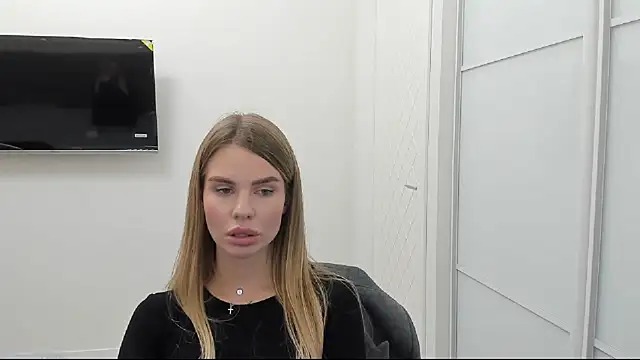 LinaBey online show from 10-27-25, 01:26