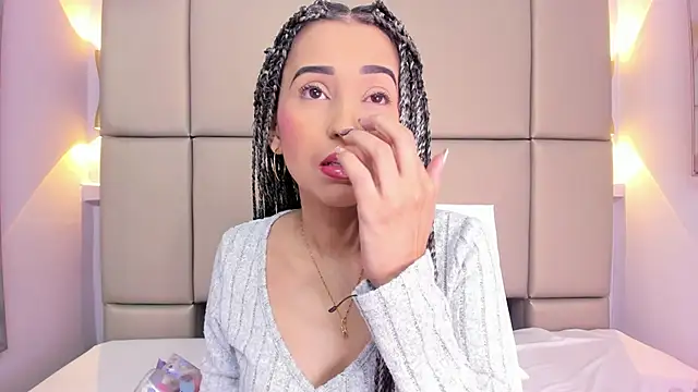 violett rabbit  online show from 11-17-25, 12:11