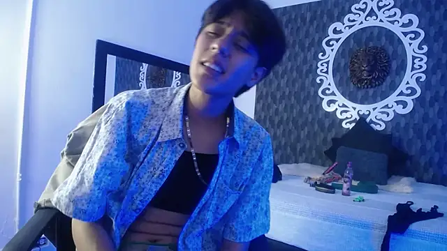 Snapshot of Ghost__Girl_ chatting on 11-01-25, 02:13 Ghost Girl online show from 11-01-25, 02:13