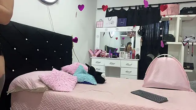 Hot2gether69 online show from 02-14-26, 02:25