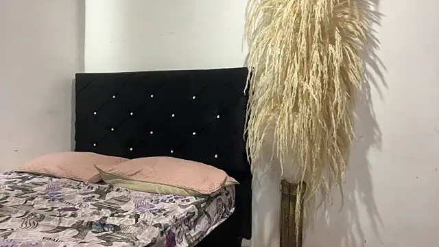 Hot2gether69 online show from 04-15-26, 02:51